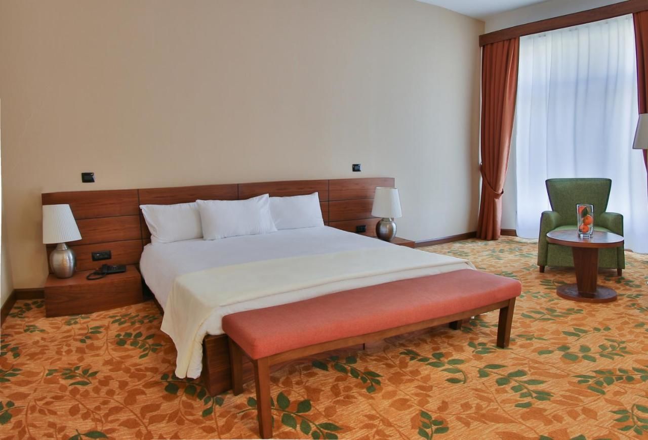 Отель El Resort Hotel Гах-14