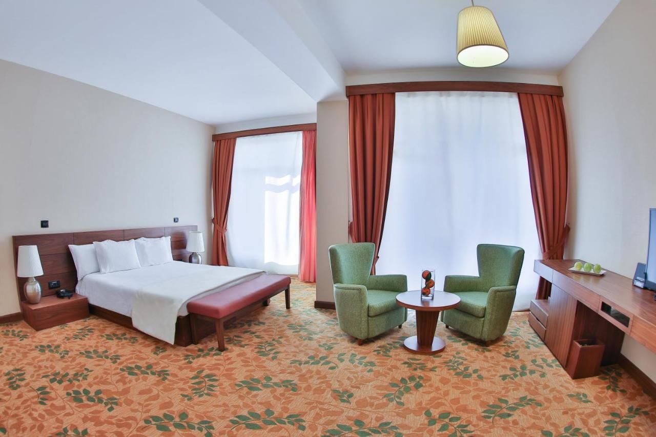 Отель El Resort Hotel Гах-18
