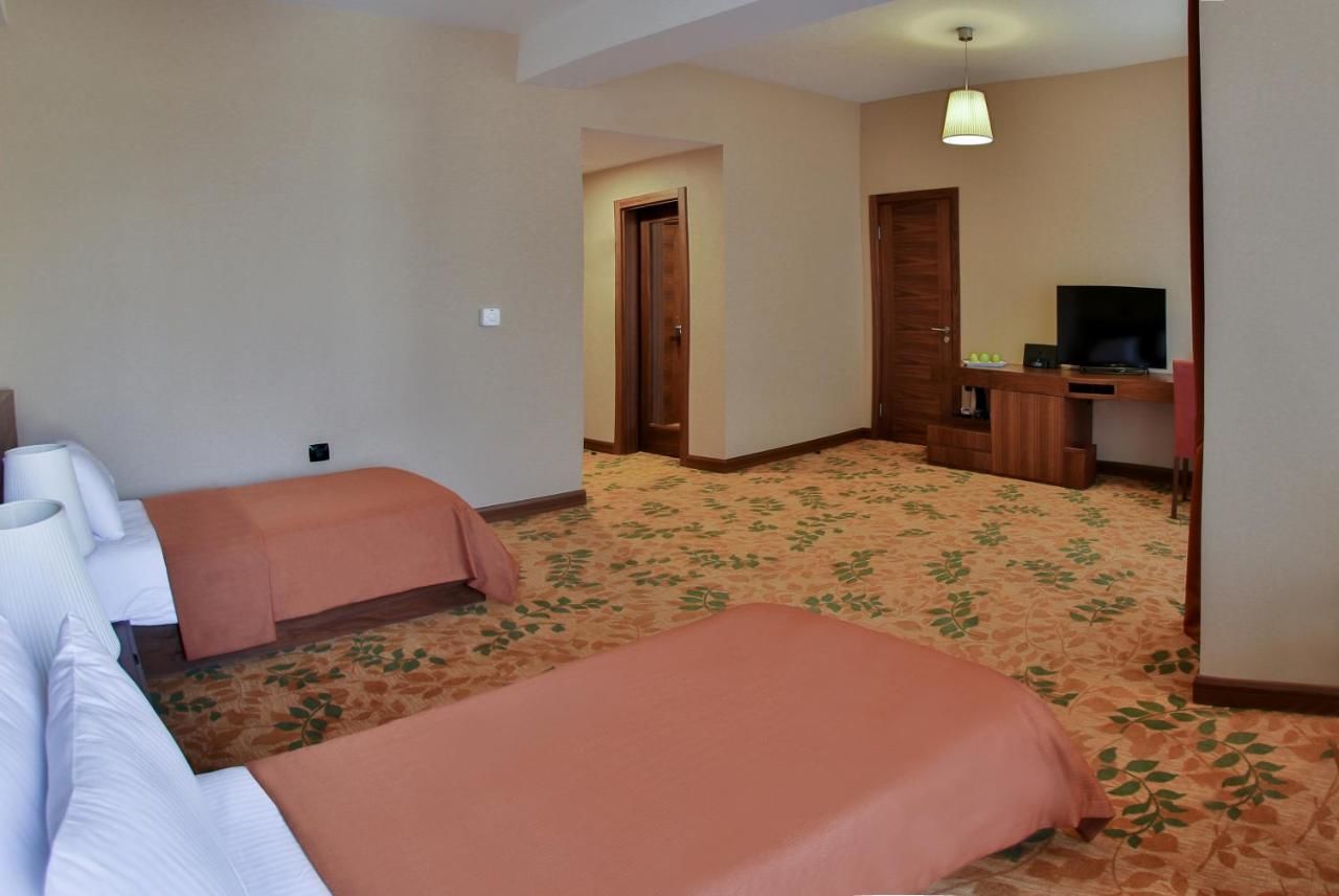 Отель El Resort Hotel Гах-12