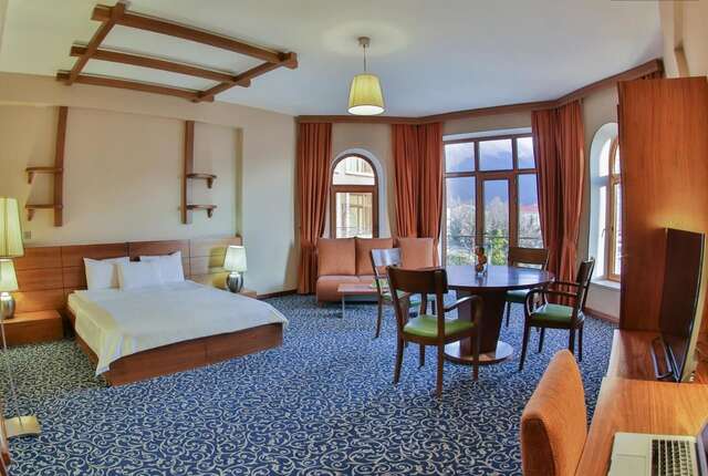 Отель El Resort Hotel Гах-18